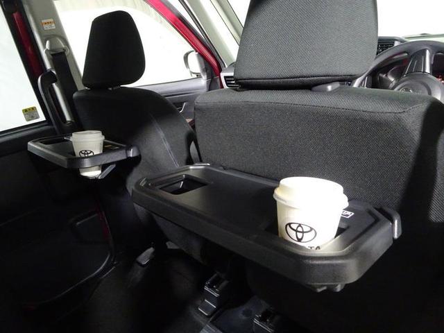 狭いスペースでも乗り降り楽々！お子様に安全な挟み込み防止機能付き！助手席側パワースライドドアの開閉スイッチ。