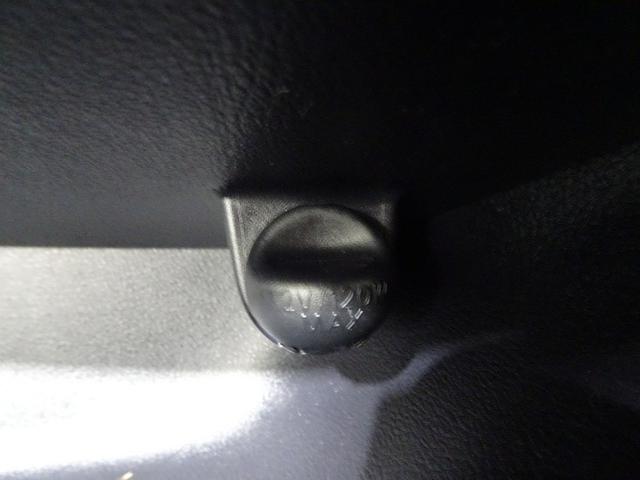 シエンタ G 4WD フルセグ メモリーナビ DVD再生 バックカメラ 衝突被害軽減システム ETC 両側電動スライド LEDヘッドランプ 乗車定員6人 3列シート ワンオーナー 記録簿(29枚目)