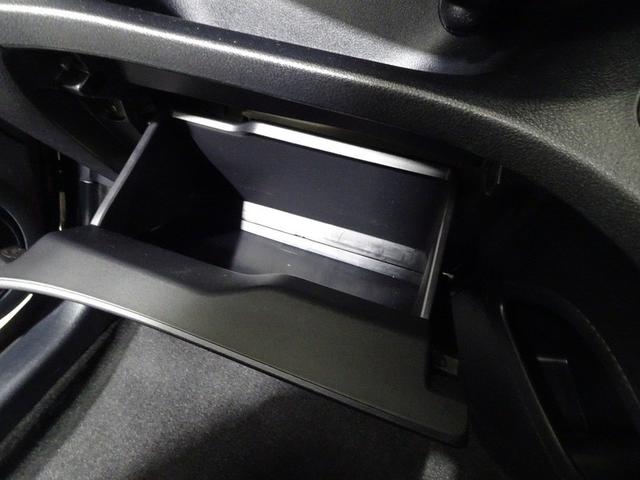 シエンタ G 4WD フルセグ メモリーナビ DVD再生 バックカメラ 衝突被害軽減システム ETC 両側電動スライド LEDヘッドランプ 乗車定員6人 3列シート ワンオーナー 記録簿(32枚目)