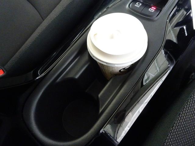 カローラツーリング ハイブリッド　Ｓ　メモリーナビ　バックカメラ　衝突被害軽減システム　ＥＴＣ　ドラレコ　ＬＥＤヘッドランプ　ワンオーナー　記録簿（33枚目）