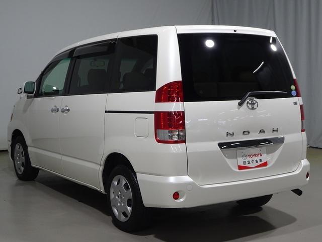 ノア Ｘ　スペシャルエディション　トヨタ認定中古車　一年間保証付　ワンセグ　ＤＶＤナビ　ＥＴＣ　キーレスエントリー　オートエアコン　シガーライター　電動格納ミラー　両側電動スライドドア　ＨＩＤヘッドライト　スペアタイヤ　ＡＢＳ（4枚目）