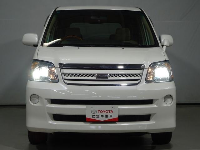 ノア Ｘ　スペシャルエディション　トヨタ認定中古車　一年間保証付　ワンセグ　ＤＶＤナビ　ＥＴＣ　キーレスエントリー　オートエアコン　シガーライター　電動格納ミラー　両側電動スライドドア　ＨＩＤヘッドライト　スペアタイヤ　ＡＢＳ（5枚目）