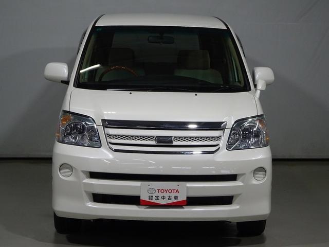 ノア Ｘ　スペシャルエディション　トヨタ認定中古車　一年間保証付　ワンセグ　ＤＶＤナビ　ＥＴＣ　キーレスエントリー　オートエアコン　シガーライター　電動格納ミラー　両側電動スライドドア　ＨＩＤヘッドライト　スペアタイヤ　ＡＢＳ（15枚目）