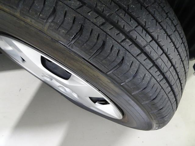 ノア Ｘ　スペシャルエディション　トヨタ認定中古車　一年間保証付　ワンセグ　ＤＶＤナビ　ＥＴＣ　キーレスエントリー　オートエアコン　シガーライター　電動格納ミラー　両側電動スライドドア　ＨＩＤヘッドライト　スペアタイヤ　ＡＢＳ（20枚目）