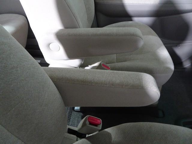 ノア Ｘ　スペシャルエディション　トヨタ認定中古車　一年間保証付　ワンセグ　ＤＶＤナビ　ＥＴＣ　キーレスエントリー　オートエアコン　シガーライター　電動格納ミラー　両側電動スライドドア　ＨＩＤヘッドライト　スペアタイヤ　ＡＢＳ（22枚目）