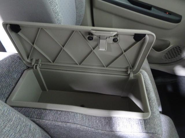 �������̂Ȃ��V�䂪�A�ԓ�������ɍL�����������Ă���܂��B