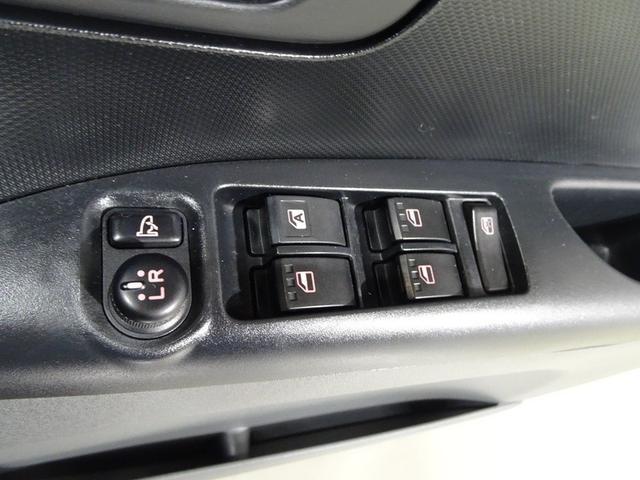 ����ȑO�̑�^�̃O���[�u�{�b�N�X�B�������ł�����Ă��܂��܂��B