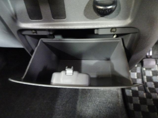 �^�]�Ȃ��炷���Ɏ肪�͂��J�b�v�z���_�[�ł��B