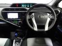 落ち着いた色遣いの運転席周り。飽きの来ないすっきりとしたデザイン。