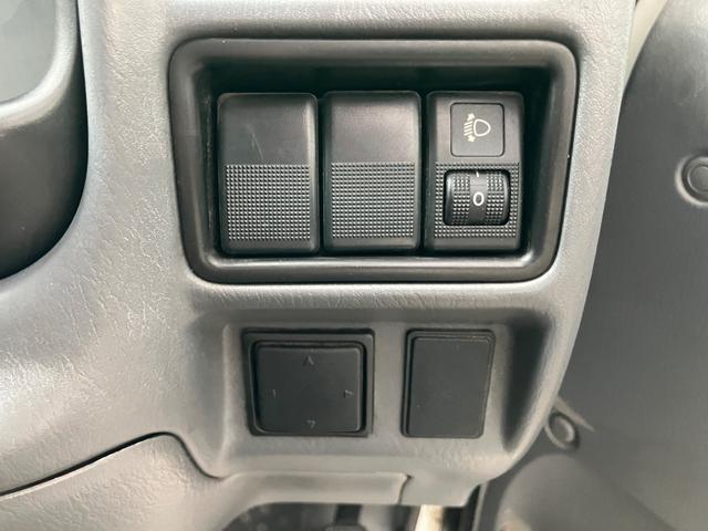 ボンゴトラック ＤＸ　シングルワイドロー　ロング　積載量１１５０ｋｇ　２ＷＤ　オートマ車　荷台板張り　エアコン　パワステ　パワーウィンドウ　ラジオ　Ｗエアバッグ（5枚目）