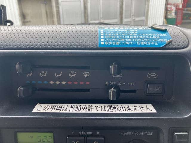 デュトロ 　平ボディ　積載量２０００ｋｇ　５速ＭＴ　ドライブレコーダー　エアコン　パワステ　パワーウィンドウ（5枚目）