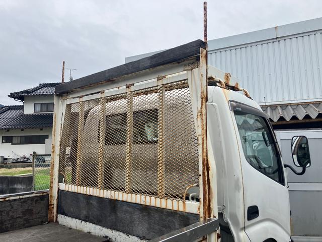 デュトロ 　平ボディ　積載量２０００ｋｇ　５速ＭＴ　ドライブレコーダー　エアコン　パワステ　パワーウィンドウ（19枚目）