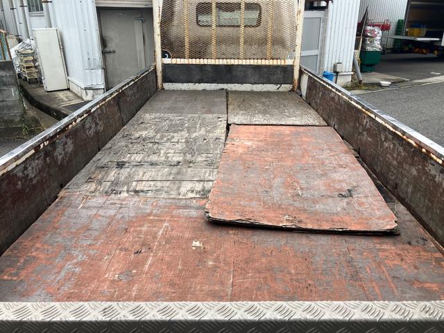 デュトロ 　平ボディ　積載量２０００ｋｇ　５速ＭＴ　ドライブレコーダー　エアコン　パワステ　パワーウィンドウ（35枚目）
