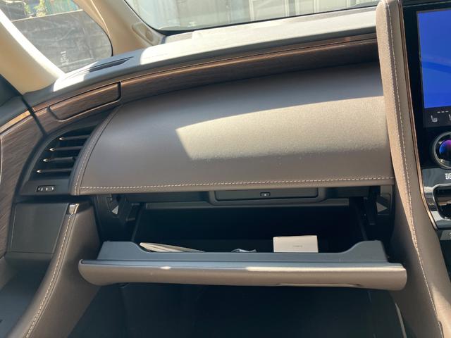 アルファードハイブリッド エグゼクティブラウンジ　モデリスタエアロ　サンルーフ　ドライブレコーダー　全周囲カメラ　純正ナビＴＶ　デジタルインナーミラー　フリップダウンモニター　クリアランスソナー　オートクルーズコントロール　両側電動スライドドア（22枚目）