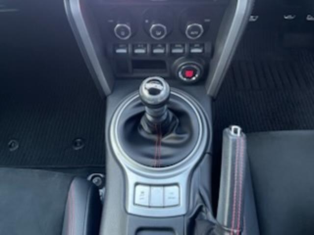 BRZ S AW17インチ シートヒーター ローダウン MT6速 スマートキー フルセグTV BT CD/DVD再生(11枚目)