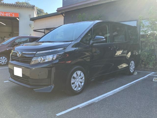 ヴォクシー Ｘ　シンクロウェザータイヤ　三列シート　スマートキー　チップアップシート　ミラー一体型前後ドラレコ　フルセグ　ＢＬＵＥＴＯＯＴＨ接続　バックカメラ　電格ミラー（2枚目）