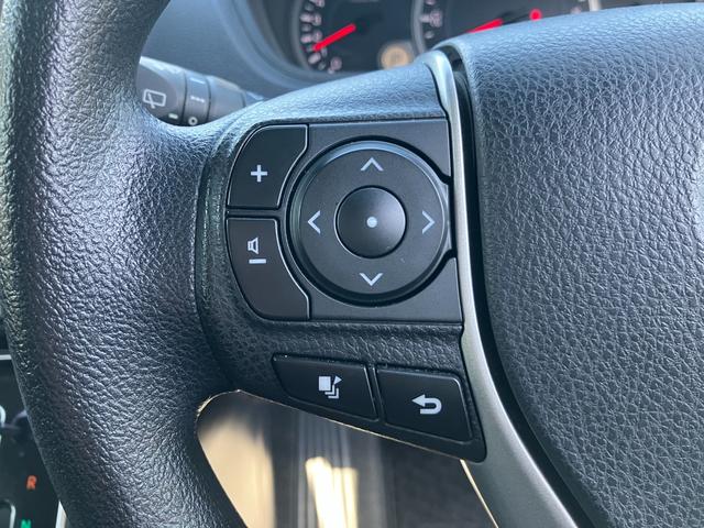 ヴォクシー Ｘ　シンクロウェザータイヤ　三列シート　スマートキー　チップアップシート　ミラー一体型前後ドラレコ　フルセグ　ＢＬＵＥＴＯＯＴＨ接続　バックカメラ　電格ミラー（12枚目）