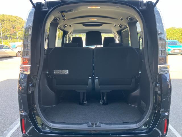 ヴォクシー Ｘ　シンクロウェザータイヤ　三列シート　スマートキー　チップアップシート　ミラー一体型前後ドラレコ　フルセグ　ＢＬＵＥＴＯＯＴＨ接続　バックカメラ　電格ミラー（27枚目）