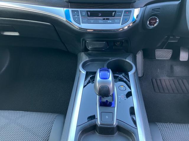 ジェイド ハイブリッドX フリップダウンモニター 3列シート チップアップシート ハーフレザーシート 前後ドライブレコーダー バックカメラ ルーフレール Bluetooth接続 スマートキー 電動格納ミラー(22枚目)