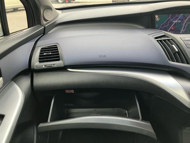 オデッセイ アブソルート　パドルシフト　クルーズコントロール　ハーフレザー　全方位カメラ　ＥＴＣ　ワンセグ　ＣＤ／ＤＶＤ再生　ＭＴモード　スマートキー　３列シート（42枚目）