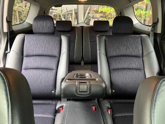 オデッセイ アブソルート　パドルシフト　クルーズコントロール　ハーフレザー　全方位カメラ　ＥＴＣ　ワンセグ　ＣＤ／ＤＶＤ再生　ＭＴモード　スマートキー　３列シート（46枚目）