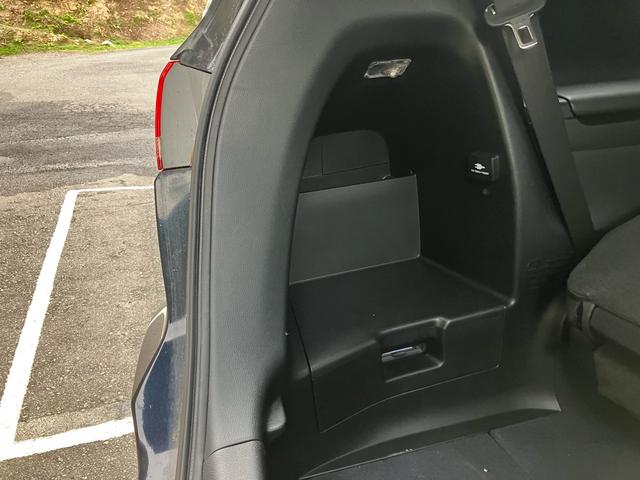 オデッセイ アブソルート　パドルシフト　クルーズコントロール　ハーフレザー　全方位カメラ　ＥＴＣ　ワンセグ　ＣＤ／ＤＶＤ再生　ＭＴモード　スマートキー　３列シート（53枚目）