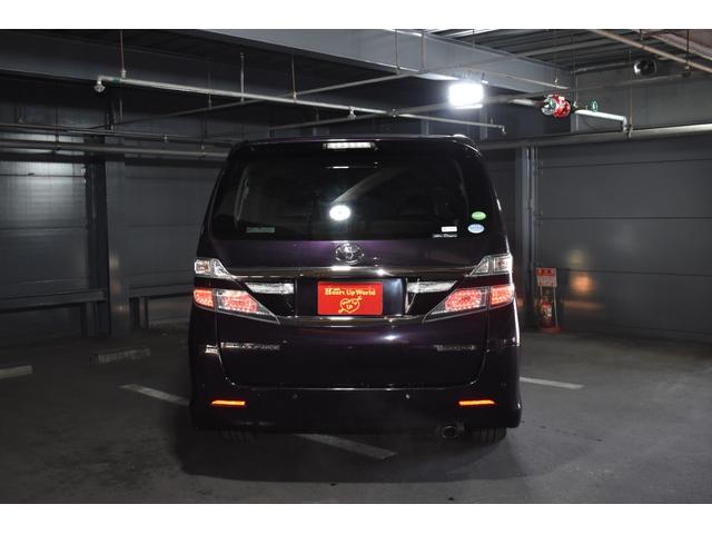 ヴェルファイア ２．４Ｚ　ゴールデンアイズＩＩ　純正ナビ　バックカメラ　パワーリヤゲート　フルセグＴＶ　ハーフレザー　フリップダウンモニター　ＥＴＣ　両側パワースライドドア　純正１８インチＡＷ　Ｂｌｕｅｔｏｏｔｈ　クルーズコントロール（6枚目）