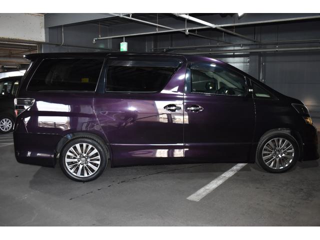 ヴェルファイア ２．４Ｚ　ゴールデンアイズＩＩ　純正ナビ　バックカメラ　パワーリヤゲート　フルセグＴＶ　ハーフレザー　フリップダウンモニター　ＥＴＣ　両側パワースライドドア　純正１８インチＡＷ　Ｂｌｕｅｔｏｏｔｈ　クルーズコントロール（10枚目）