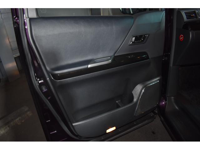 ヴェルファイア ２．４Ｚ　ゴールデンアイズＩＩ　純正ナビ　バックカメラ　パワーリヤゲート　フルセグＴＶ　ハーフレザー　フリップダウンモニター　ＥＴＣ　両側パワースライドドア　純正１８インチＡＷ　Ｂｌｕｅｔｏｏｔｈ　クルーズコントロール（23枚目）