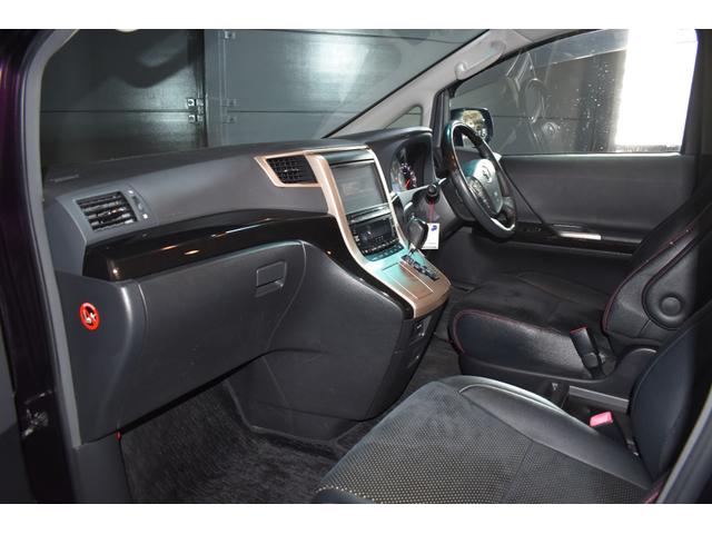 ヴェルファイア ２．４Ｚ　ゴールデンアイズＩＩ　純正ナビ　バックカメラ　パワーリヤゲート　フルセグＴＶ　ハーフレザー　フリップダウンモニター　ＥＴＣ　両側パワースライドドア　純正１８インチＡＷ　Ｂｌｕｅｔｏｏｔｈ　クルーズコントロール（24枚目）