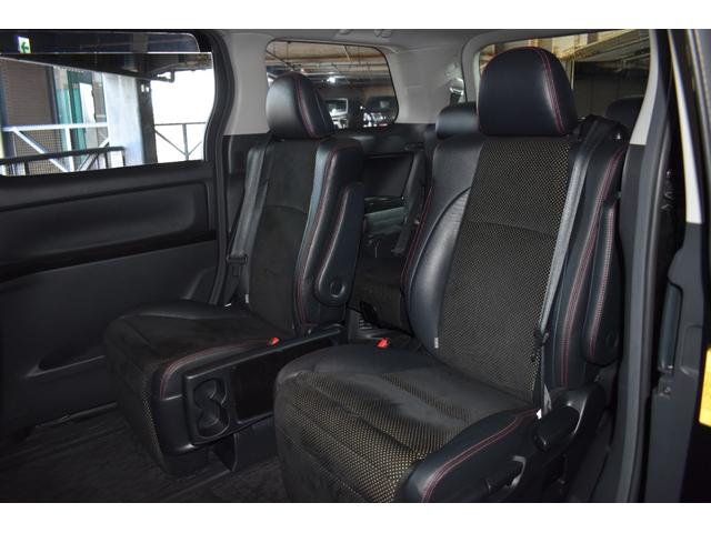 ヴェルファイア ２．４Ｚ　ゴールデンアイズＩＩ　純正ナビ　バックカメラ　パワーリヤゲート　フルセグＴＶ　ハーフレザー　フリップダウンモニター　ＥＴＣ　両側パワースライドドア　純正１８インチＡＷ　Ｂｌｕｅｔｏｏｔｈ　クルーズコントロール（26枚目）