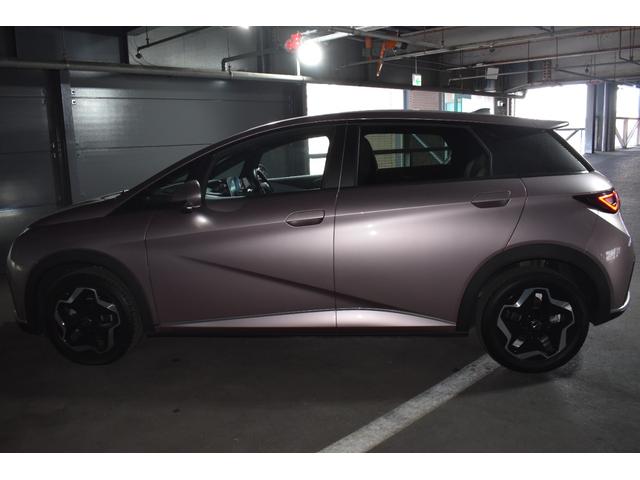 ドルフィン ベースグレード　純正ディスプレイナビ　アップルカープレイ　ＥＴＣ　アラウンドビューモニター　ブラインドスポットモニター　シートヒーター　パワーシート　純正１６インチＡＷ　ＬＥＤヘッドライト（11枚目）