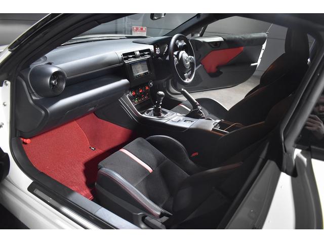 GR86 RZ 6MT ナビ フルセグTV HKS車高調 フジツボマフラー ブレンボキャリパー Bluetooth ETC クルーズコントロール バックカメラ シートヒーター 純正18インチAW LEDヘッドライト(32枚目)