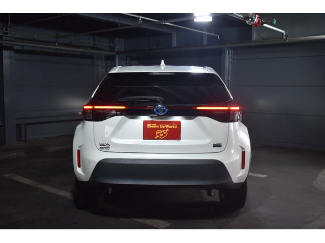 ヤリスクロス ハイブリッドＺ　純正ナビ機能付ディスプレイオーディオ　バックカメラ　ＥＴＣ　ドライブレコーダー　シートヒーター　ブラインドスポットモニター　レーダークルーズコントロール　フルセグＴＶ（6枚目）