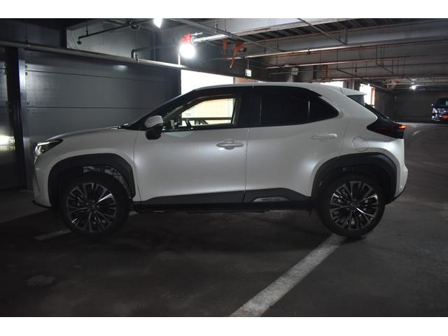 ヤリスクロス ハイブリッドＺ　純正ナビ機能付ディスプレイオーディオ　バックカメラ　ＥＴＣ　ドライブレコーダー　シートヒーター　ブラインドスポットモニター　レーダークルーズコントロール　フルセグＴＶ（11枚目）