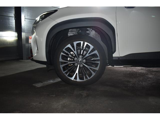 ヤリスクロス ハイブリッドＺ　純正ナビ機能付ディスプレイオーディオ　バックカメラ　ＥＴＣ　ドライブレコーダー　シートヒーター　ブラインドスポットモニター　レーダークルーズコントロール　フルセグＴＶ（12枚目）