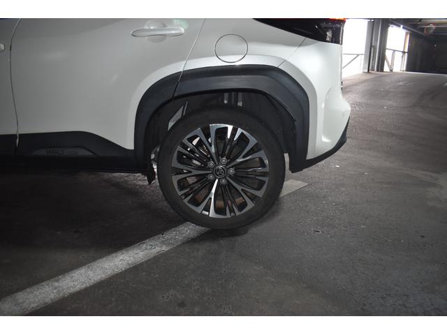 ヤリスクロス ハイブリッドＺ　純正ナビ機能付ディスプレイオーディオ　バックカメラ　ＥＴＣ　ドライブレコーダー　シートヒーター　ブラインドスポットモニター　レーダークルーズコントロール　フルセグＴＶ（14枚目）