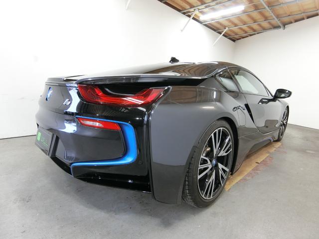 ｉ８ ベースグレード　禁煙車　ガルウィング　ＢＭＷツインパワーターボ＋電気モーター　フルタイム４ＷＤ　パドルシフト　サンプロテクションガラス　純正２０インチアロイホイール　ヘッドアップディスプレイ　プッシュスタート（13枚目）