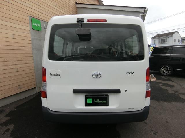 ライトエースバン ＤＸ　クラリオンナビ　ＥＴＣ　両側スライドドア　キーレス　　運転席助手席エアバック　純正ドアバイザー　フロント純正フロアゴムマット　スペアタイヤ　荷室内寸長１７６０ｍｍ×幅１４９５ｍｍ×高１３０５ｍｍ（9枚目）