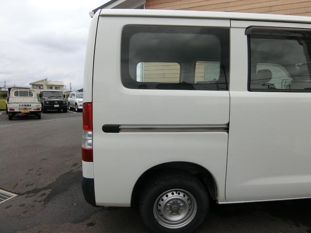 ライトエースバン ＤＸ　クラリオンナビ　ＥＴＣ　両側スライドドア　キーレス　　運転席助手席エアバック　純正ドアバイザー　フロント純正フロアゴムマット　スペアタイヤ　荷室内寸長１７６０ｍｍ×幅１４９５ｍｍ×高１３０５ｍｍ（65枚目）