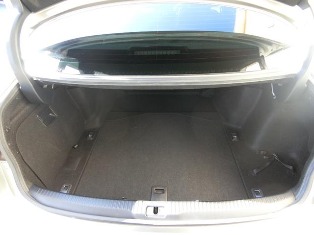 ＩＳ ＩＳ３００ｈ　Ｆスポーツ　メーカーナビ　レーダークルーズコントロール　ＥＴＣ２．０　ＬＥＤヘッドライト　バックカメラ　ドライブレコーダー　パドルシフト　シートヒーター　パワーシート　ハーフレザーシート　純正１８インチＡＷ（10枚目）