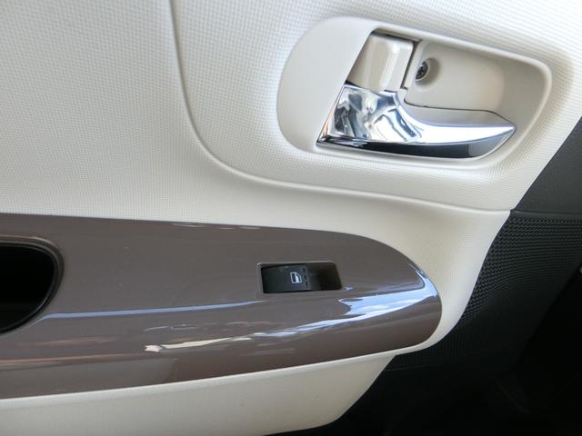 ムーヴキャンバス Ｘメイクアップリミテッド　ＳＡＩＩＩ　全周囲カメラ　ダイハツ純正ナビ　両側パワースライドドア　オートライト　ベンチシート　スマートキー　Ｂｌｕｅｔｏｏｔｈ接続　電動格納ミラー　エアバッグ　フルセグ　アイドリングストップ　記録簿　禁煙（35枚目）