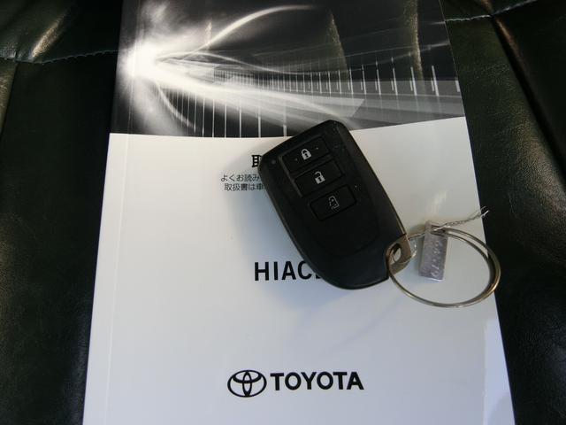 ハイエースワゴン グランドキャビン 6AT4WD 10人乗り BAREROCK15インチAW トヨタセーフティセンス 360°パノラミックビューモニター デジタルインナーミラー ETC2.0 LEDヘッドライト パワースライドドア 禁煙(19枚目)