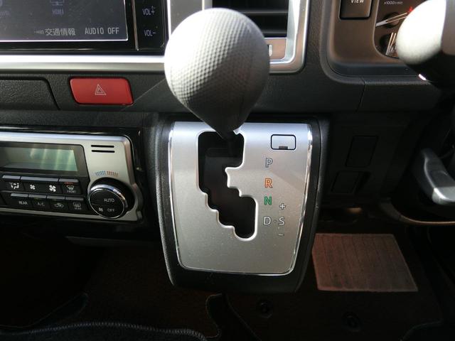 ハイエースワゴン グランドキャビン 6AT4WD 10人乗り BAREROCK15インチAW トヨタセーフティセンス 360°パノラミックビューモニター デジタルインナーミラー ETC2.0 LEDヘッドライト パワースライドドア 禁煙(27枚目)