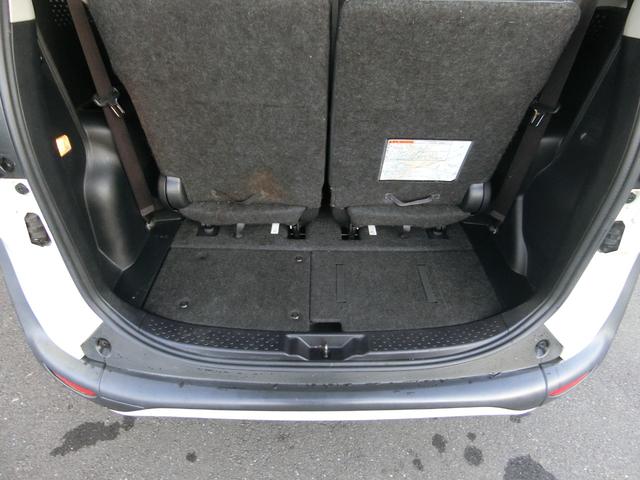 シエンタ ハイブリッドG クエロ 両側パワースライドドア ETC2.0 Tコネクトフルセグナビ バックカメラ 衝突軽減システム Bluetooth接続 ミュージックサーバー 7人乗り エアバック レーンアシスト 衝突安全ボディ 禁煙(11枚目)