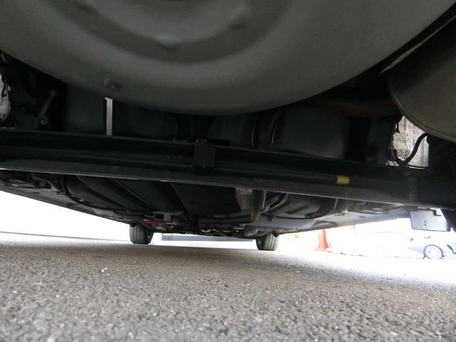 シエンタ ハイブリッドG クエロ 両側パワースライドドア ETC2.0 Tコネクトフルセグナビ バックカメラ 衝突軽減システム Bluetooth接続 ミュージックサーバー 7人乗り エアバック レーンアシスト 衝突安全ボディ 禁煙(18枚目)