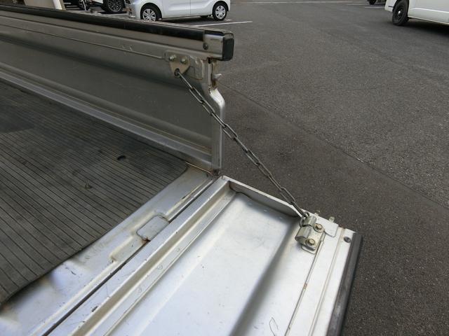 アクティトラック タウン　４ＷＤ　５速マニュアル　ＡＢＳ　運転席助手席エアバック　キーレス　荷台ランプ　記録簿　パワーウィンドウ（65枚目）