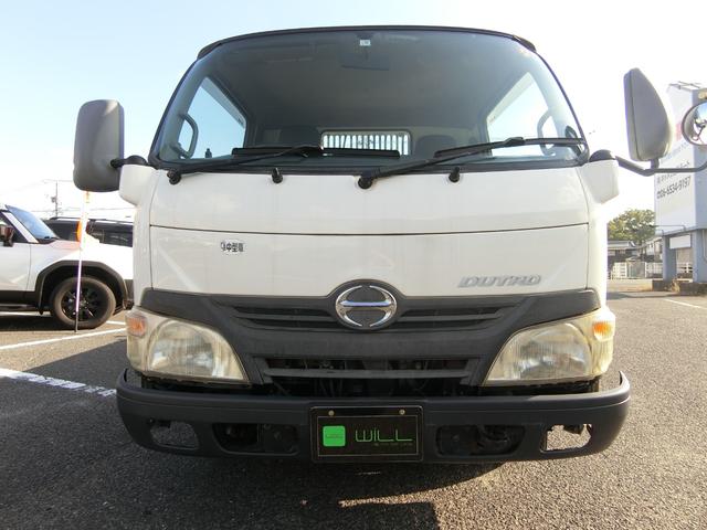 デュトロ 全低床ダンプ　５ＭＴ　ディーゼル　３ｔ積　３人乗り　ダンプシート　スペアタイヤ　パワーウィンドウ　パワステ　運転席エアバック　ダブルタイヤ（18枚目）