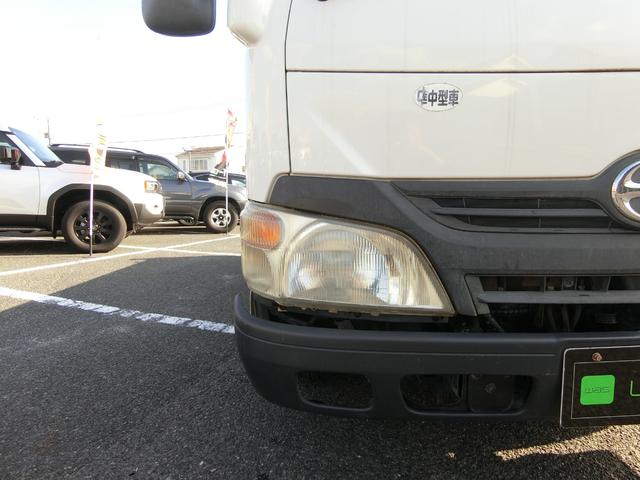 デュトロ 全低床ダンプ　５ＭＴ　ディーゼル　３ｔ積　３人乗り　ダンプシート　スペアタイヤ　パワーウィンドウ　パワステ　運転席エアバック　ダブルタイヤ（19枚目）
