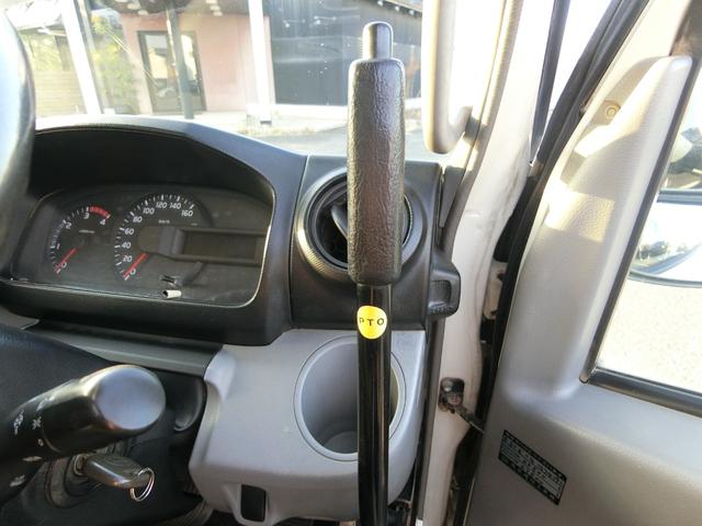 デュトロ 全低床ダンプ　５ＭＴ　ディーゼル　３ｔ積　３人乗り　ダンプシート　スペアタイヤ　パワーウィンドウ　パワステ　運転席エアバック　ダブルタイヤ（24枚目）